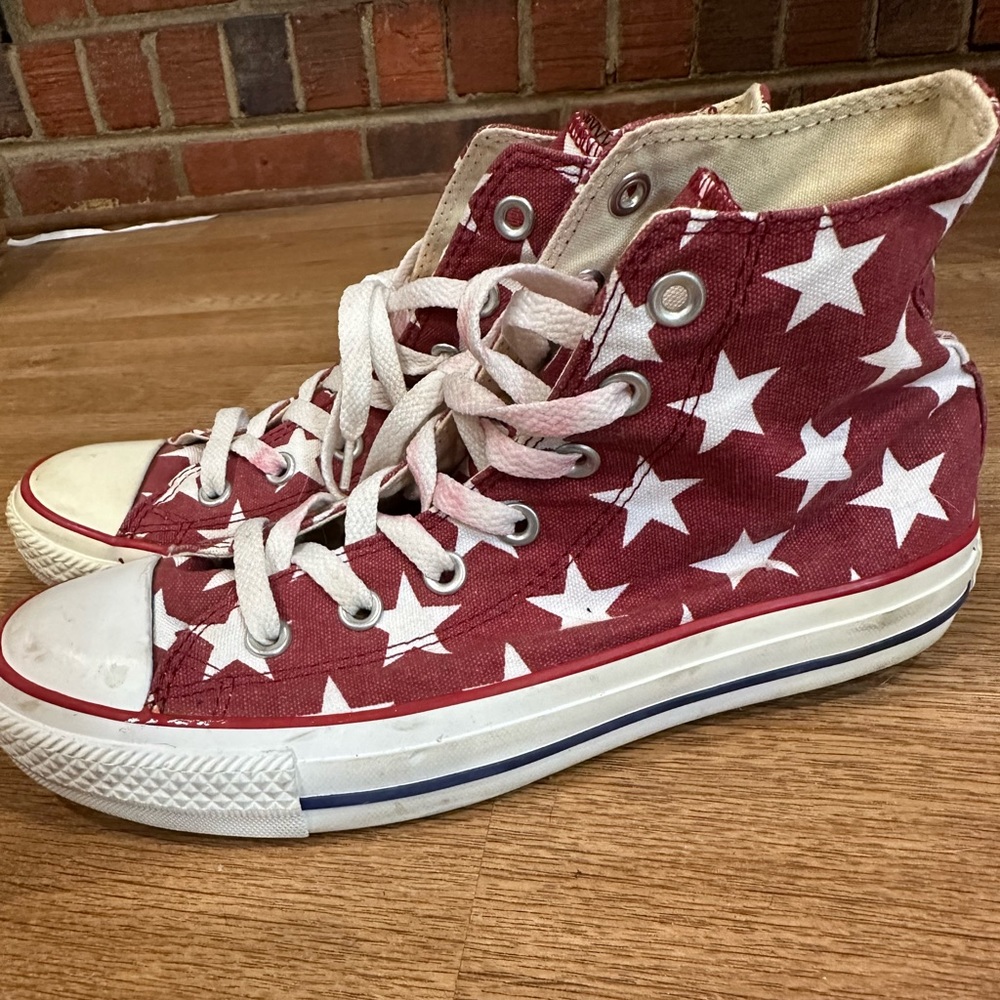 red and white star converse women’s 7.5